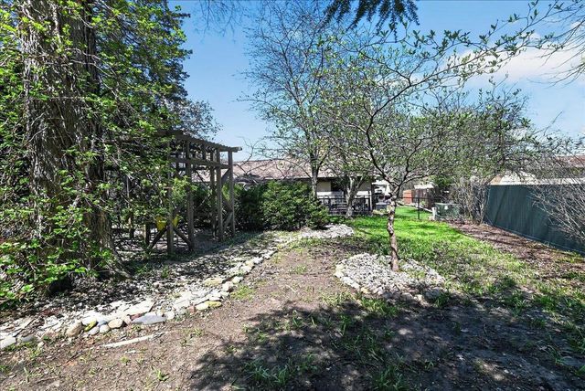 6105 Rivercrest Drive, Mcfarland, WI 53558