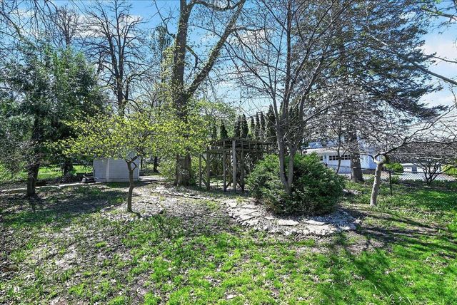 6105 Rivercrest Drive, Mcfarland, WI 53558