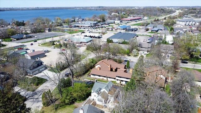 6105 Rivercrest Drive, Mcfarland, WI 53558