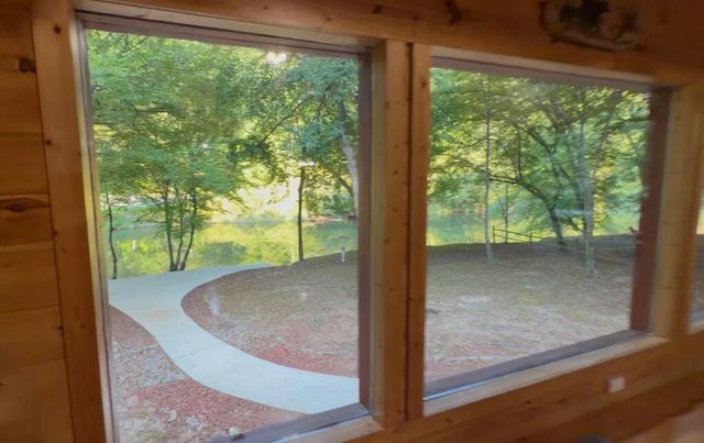 135 Muller Lane, Ellijay, GA 30540