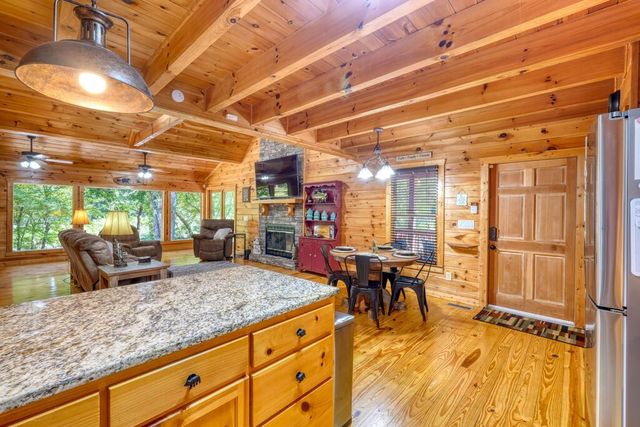 135 Muller Lane, Ellijay, GA 30540