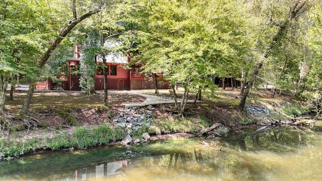135 Muller Lane, Ellijay, GA 30540