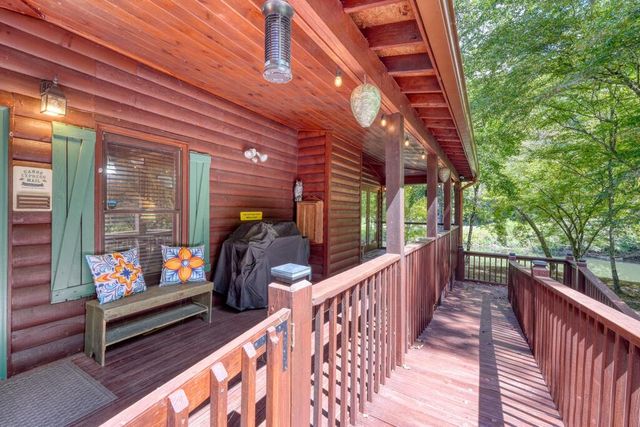 135 Muller Lane, Ellijay, GA 30540