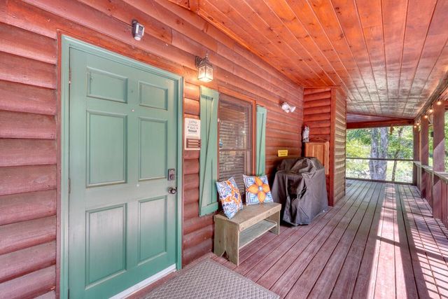 135 Muller Lane, Ellijay, GA 30540