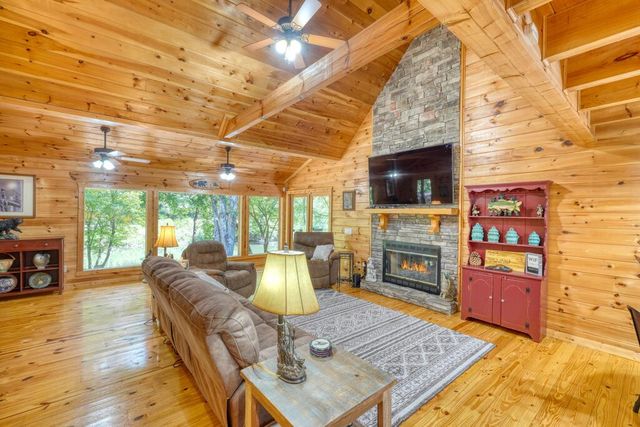 135 Muller Lane, Ellijay, GA 30540