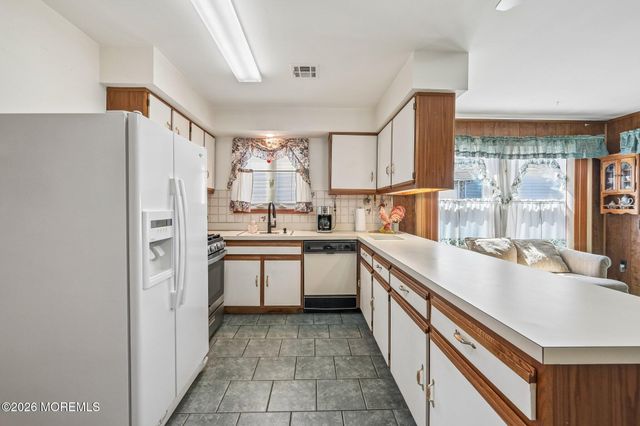 204 Pulaski Boulevard, Toms River, NJ 08757