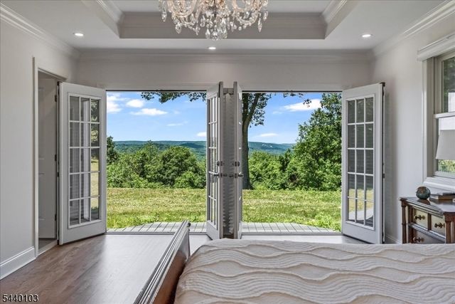 8 Sheeprock Rd, Kinnelon Boro, NJ 07405