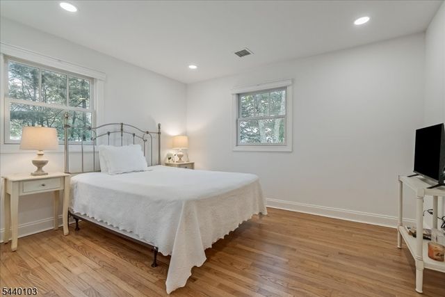 8 Sheeprock Rd, Kinnelon Boro, NJ 07405
