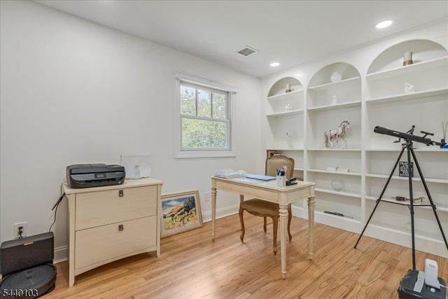 8 Sheeprock Rd, Kinnelon Boro, NJ 07405