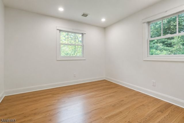 8 Sheeprock Rd, Kinnelon Boro, NJ 07405