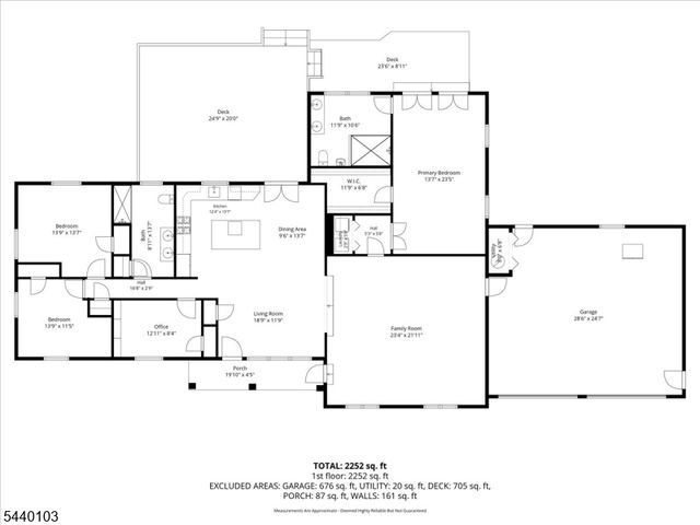8 Sheeprock Rd, Kinnelon Boro, NJ 07405