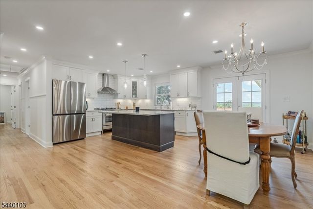 8 Sheeprock Rd, Kinnelon Boro, NJ 07405