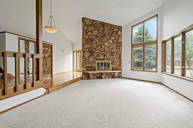 10300 27th Avenue N, Plymouth, MN 55441