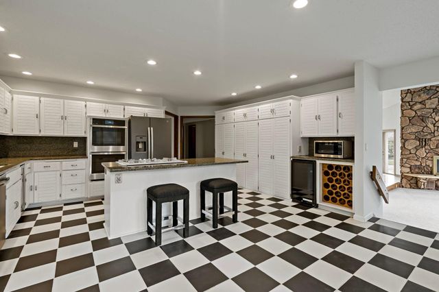 10300 27th Avenue N, Plymouth, MN 55441
