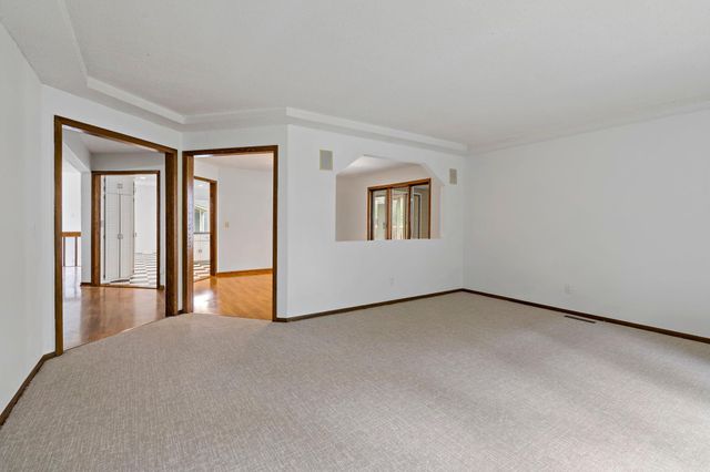 10300 27th Avenue N, Plymouth, MN 55441