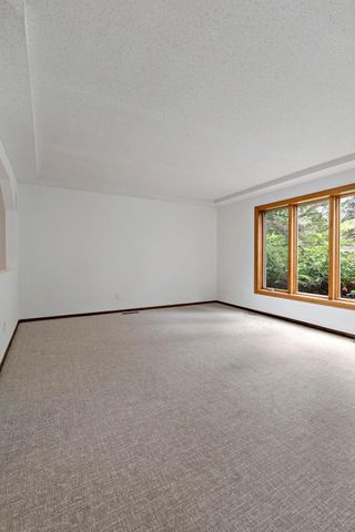10300 27th Avenue N, Plymouth, MN 55441