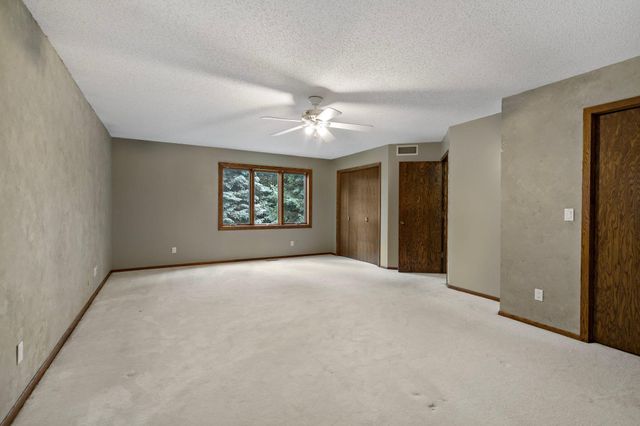 10300 27th Avenue N, Plymouth, MN 55441