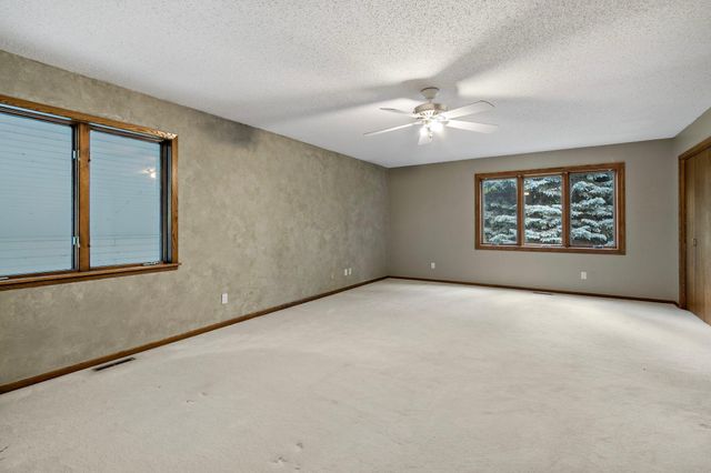 10300 27th Avenue N, Plymouth, MN 55441