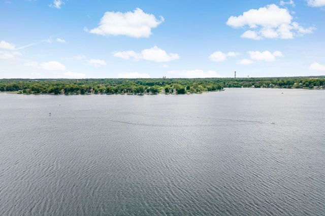 10300 27th Avenue N, Plymouth, MN 55441