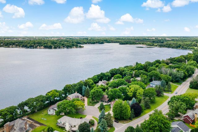 10300 27th Avenue N, Plymouth, MN 55441