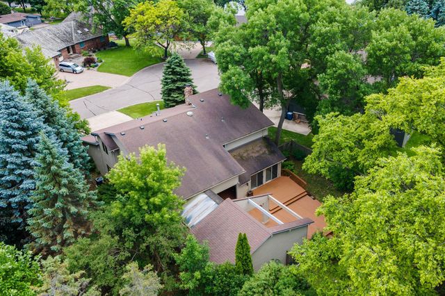 10300 27th Avenue N, Plymouth, MN 55441