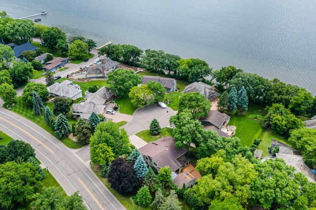 10300 27th Avenue N, Plymouth, MN 55441