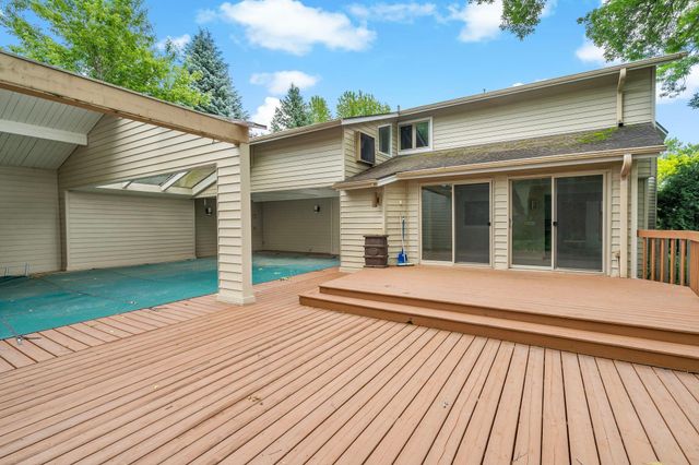 10300 27th Avenue N, Plymouth, MN 55441