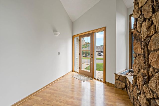 10300 27th Avenue N, Plymouth, MN 55441