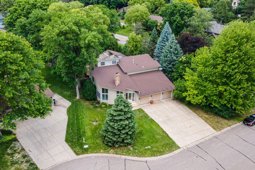 10300 27th Avenue N, Plymouth, MN 55441 — photo 2