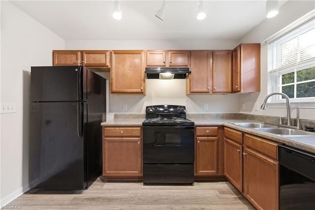 1475 Worchester Street, Kernersville, NC 27284