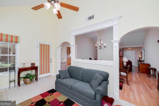 125 Pinnacle Lane, Mcdonough, GA 30253