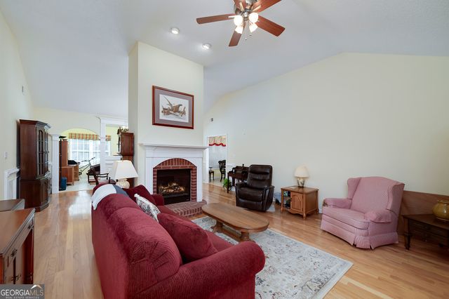 125 Pinnacle Lane, Mcdonough, GA 30253