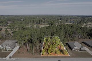 46 E Yellowstone Road, Hattiesburg, MS 39402