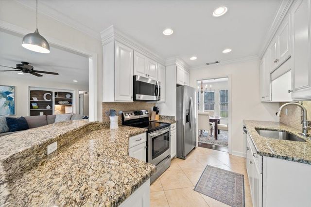 8787 KNOB OAK CV, Germantown, TN 38139