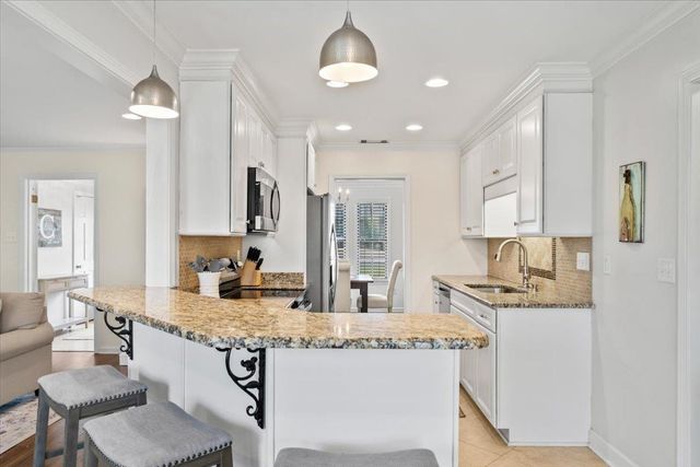 8787 KNOB OAK CV, Germantown, TN 38139