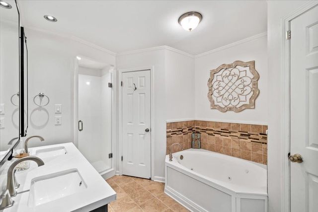 8787 KNOB OAK CV, Germantown, TN 38139