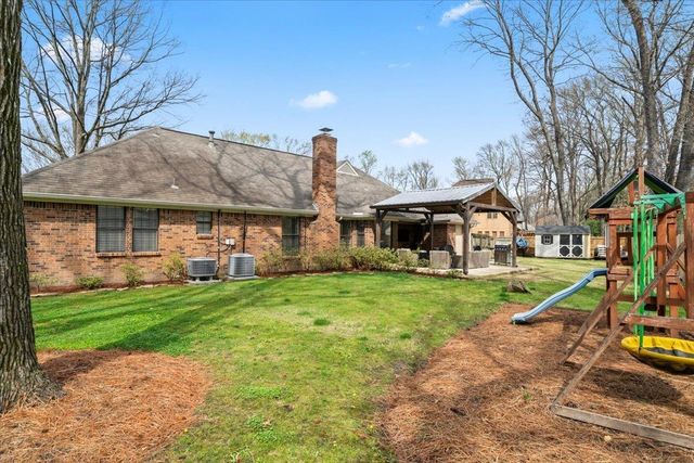 8787 KNOB OAK CV, Germantown, TN 38139