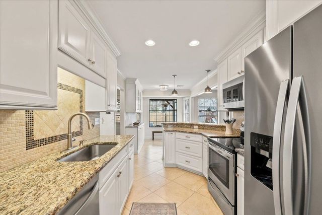 8787 KNOB OAK CV, Germantown, TN 38139