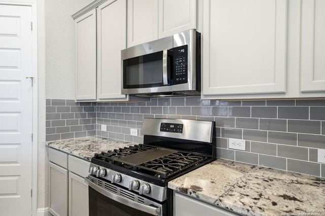 5122 Village Park, Schertz, TX 78154