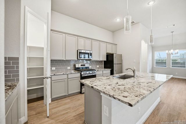 5122 Village Park, Schertz, TX 78154