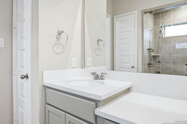 5122 Village Park, Schertz, TX 78154