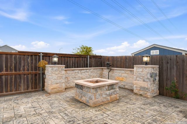 5122 Village Park, Schertz, TX 78154