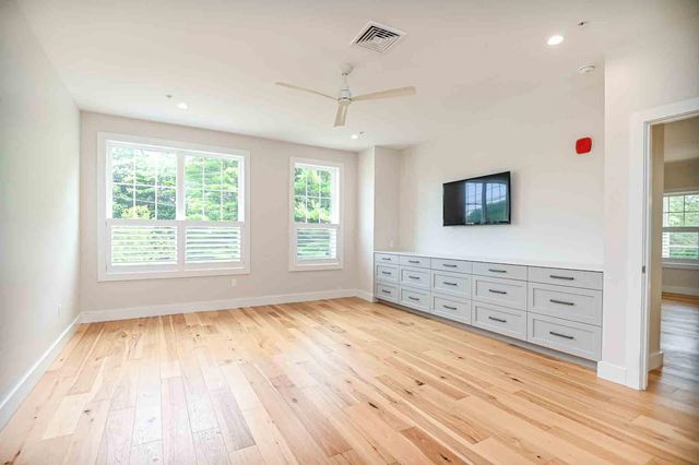 960 Sagamore Ave Unit 23, Portsmouth, NH 03801