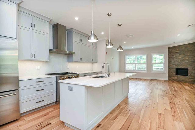 960 Sagamore Ave Unit 23, Portsmouth, NH 03801