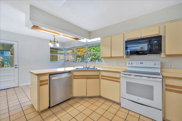 2917 BUCKINGHAM AVENUE, Lakeland, FL 33803