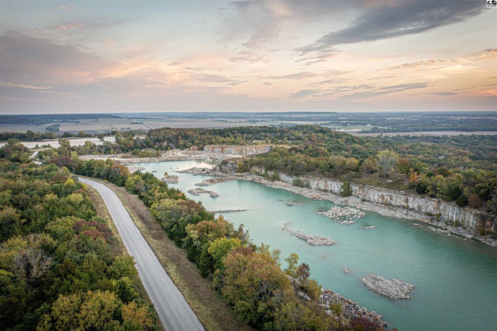 5020 N Table Mound Rd