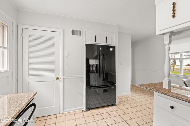 456 Harnell Avenue, Oakhurst, NJ 07755