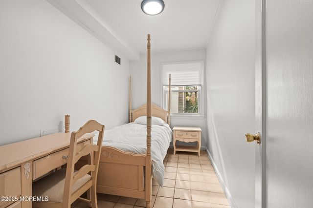 456 Harnell Avenue, Oakhurst, NJ 07755