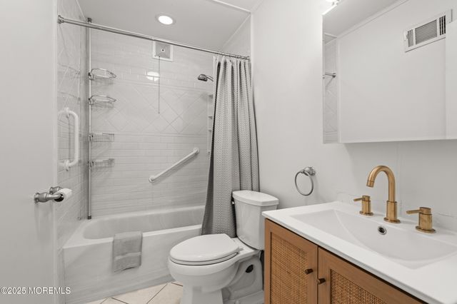 456 Harnell Avenue, Oakhurst, NJ 07755