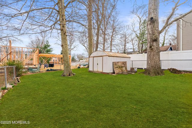 456 Harnell Avenue, Oakhurst, NJ 07755